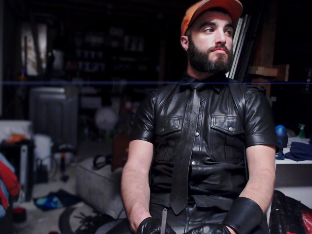 leatherpupmtl