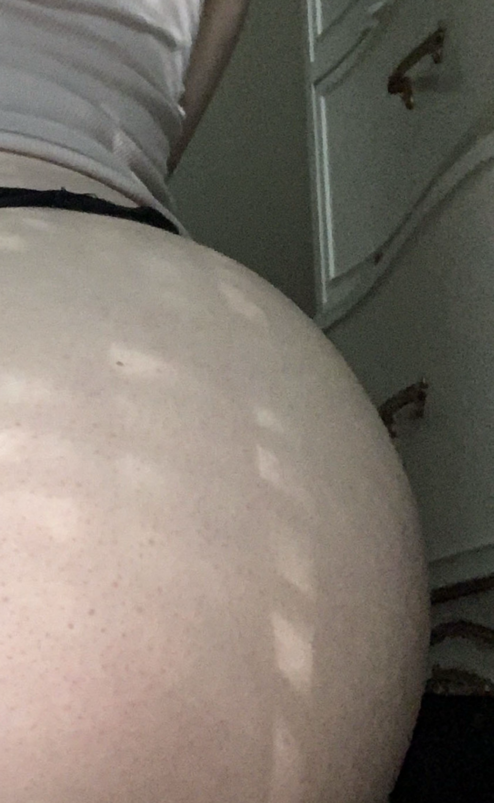 pregnant_bella_