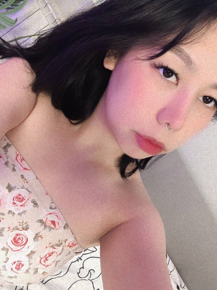 two_favorite_girlfriends